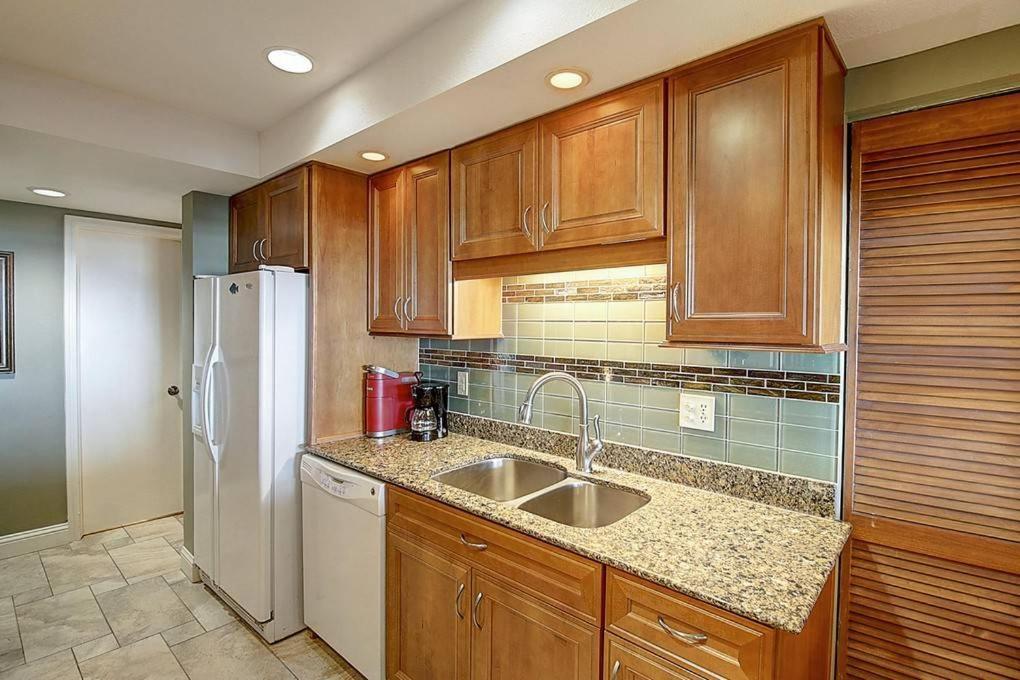 Sunrises And Ocean Views In This 2 Bedroom 2 Bath Порт Арансас Екстериор снимка